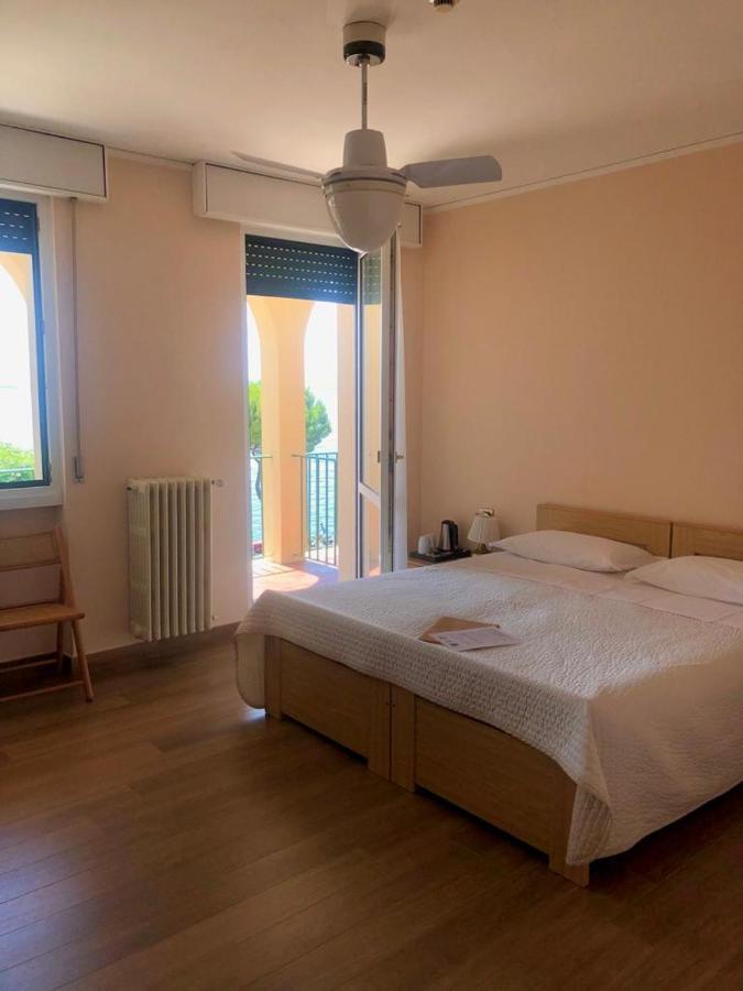 Double or Twin Room with Balcony and Lake View